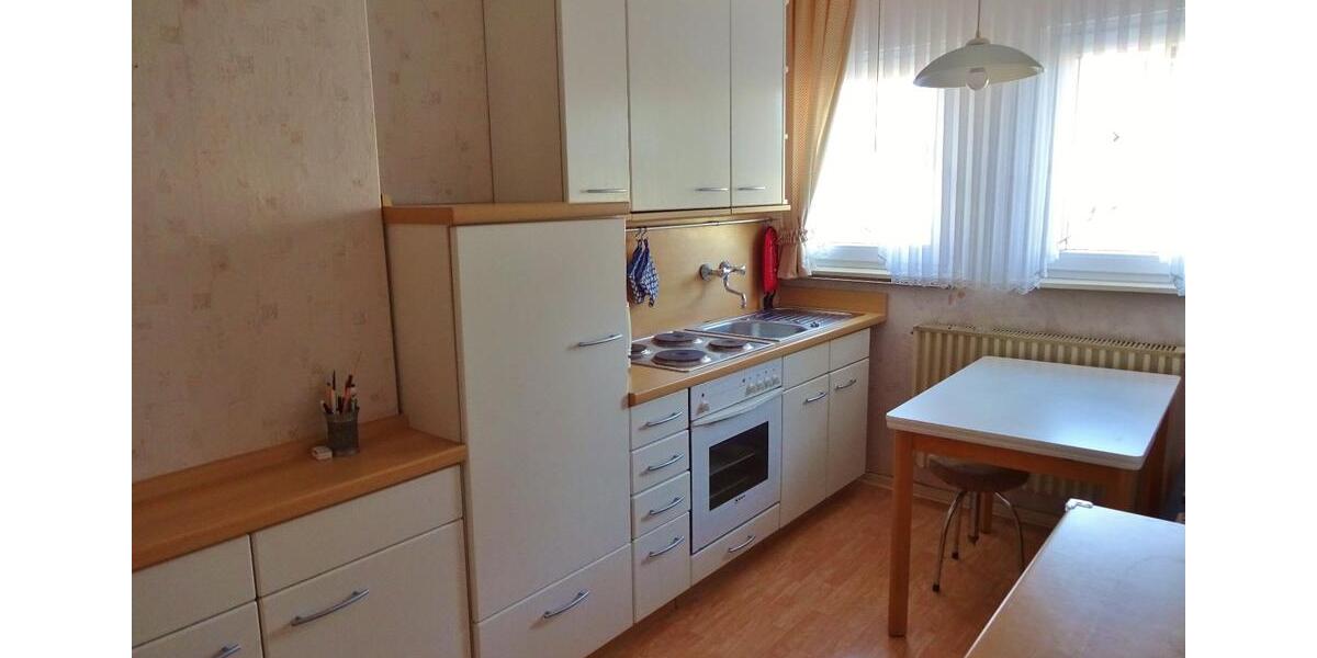 2 12 Zimmer-Erdgeschoss-Wohnung mit Möbeln - EBK-Terrasse-Garten 2.5 zimmer