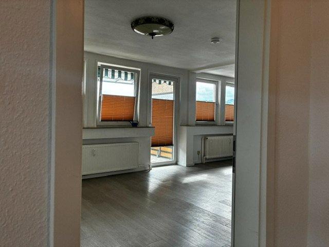 Dachgeschoßwohnung Bad Pyrmont - 5 Zimmer, 143 m&sup2;, 860&euro; | Angebot:26610283