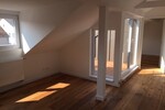 Top 3-Zimmer-DG-Wohnung mit Loggia und KFZ-Stellplatz Nbg-Schweinau