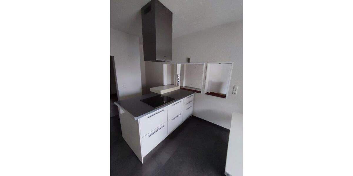 Etagenwohnung Schwerin Weststadt - 3 Zimmer, 103 m&sup2;, 900&euro; | Angebot:24609574