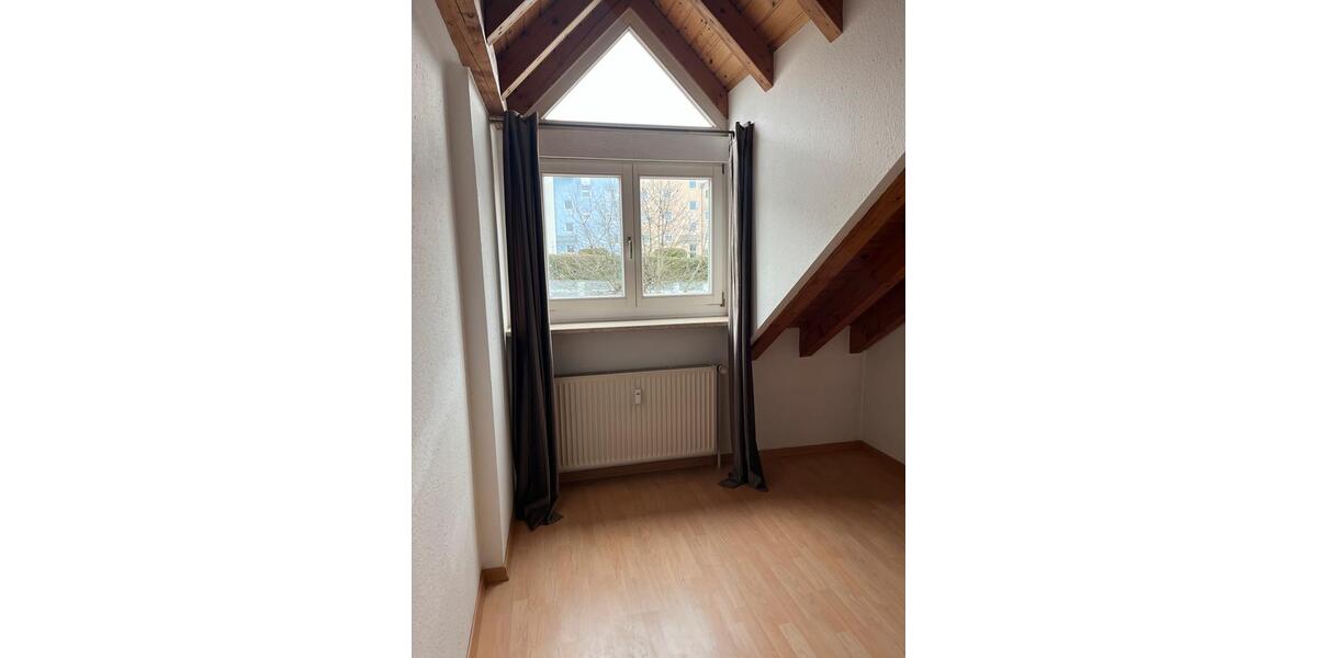 Dachgeschoßwohnung Böblingen - 2.5 Zimmer, 50 m&sup2;, 895&euro; | Angebot:24622406