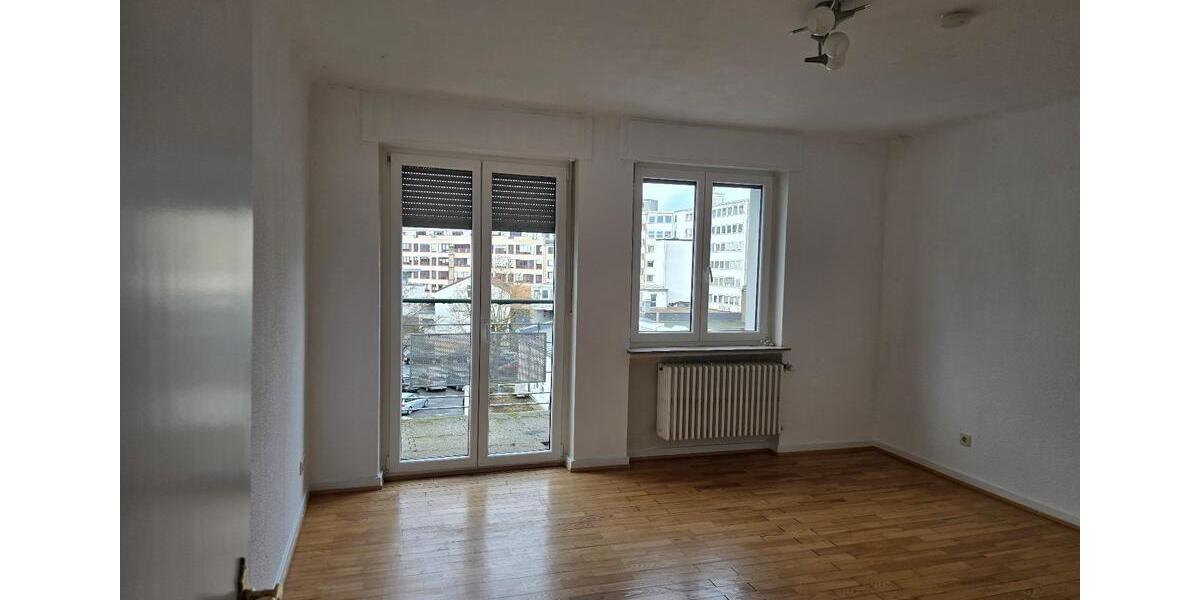 Zentral gelegene 4-Zimmer-Wohnung in SB St. Johann-sofort frei 4 zimmer