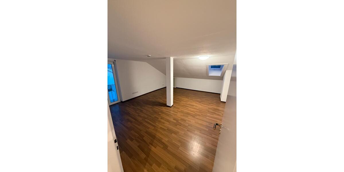 3-Zimmer-Dachgeschosswohnung in Murnau – renoviert 3 zimmer