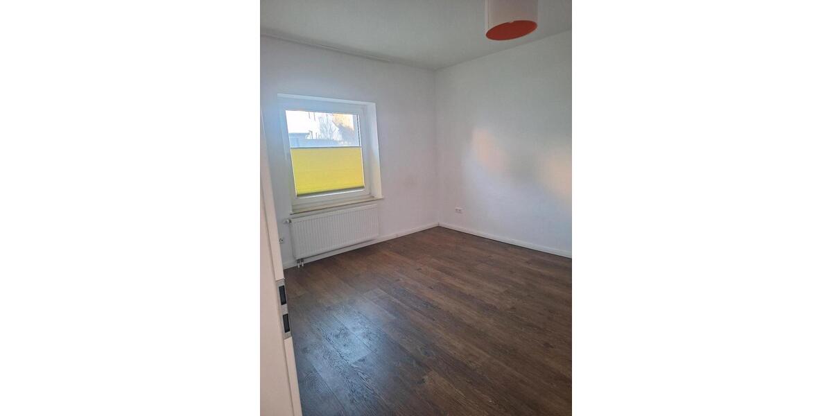 Erdgeschoßwohnung Hiddenhausen - 3 Zimmer, 83 m&sup2;, 750&euro; | Angebot:25947631