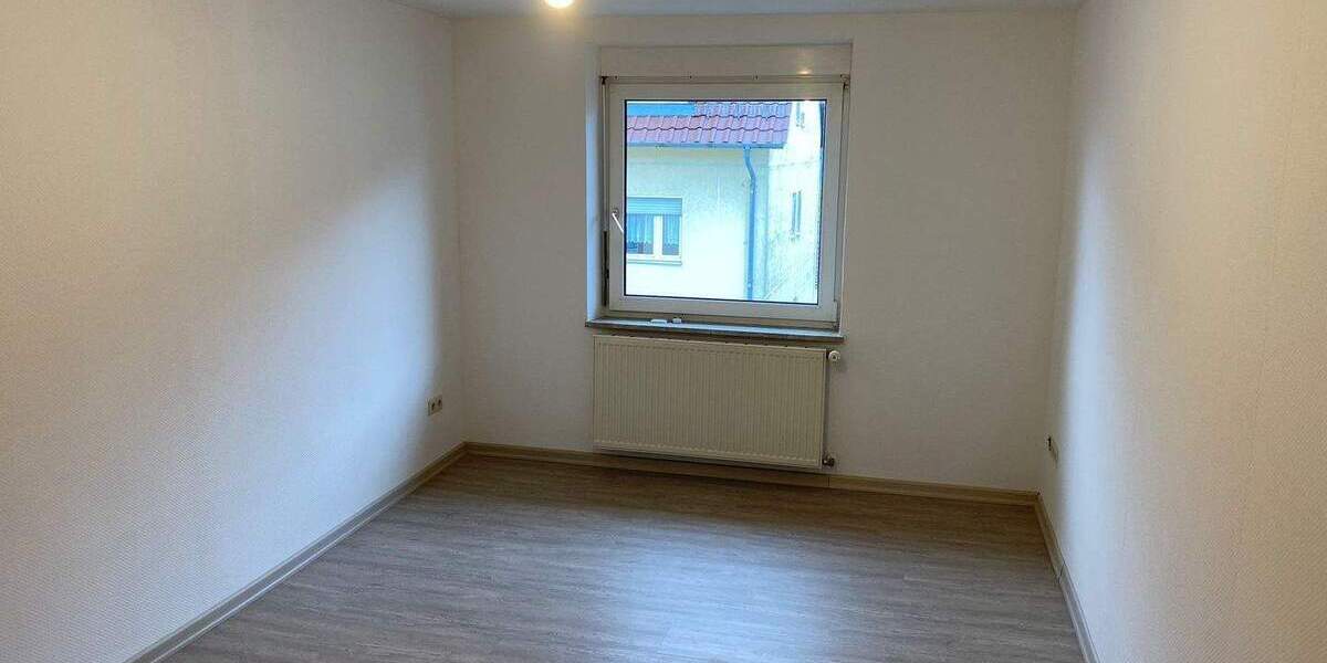 Etagenwohnung Pirmasens Innenstadt - 3 Zimmer, 59 m&sup2;, 460&euro; | Angebot:26155810