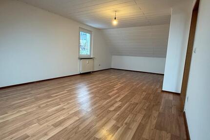 Wohnung Leuchtenberg - 4 Zimmer, 85 m&sup2;, 450&euro; | Angebot:24744639