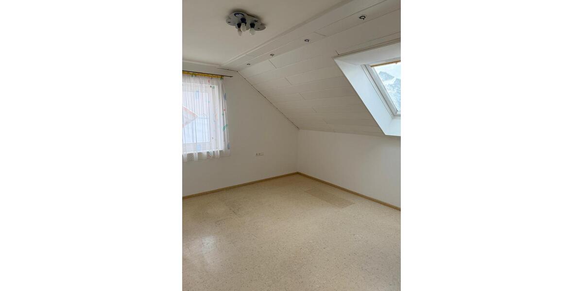 Dachgeschoßwohnung Crailsheim - 2 Zimmer, 96 m&sup2;, 950&euro; | Angebot:23739443