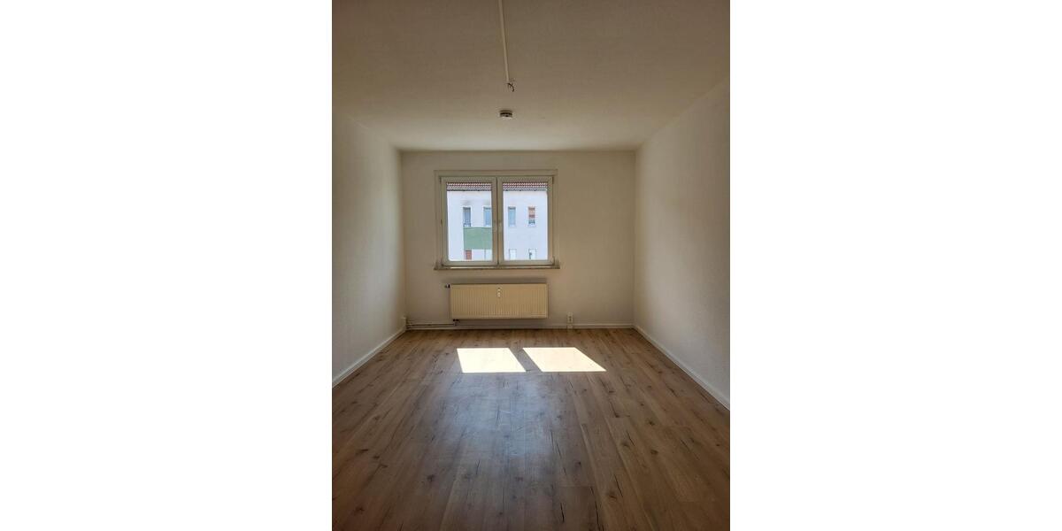 Etagenwohnung Hainichen - 3 Zimmer, 63 m&sup2;, 308&euro; | Angebot:25065416