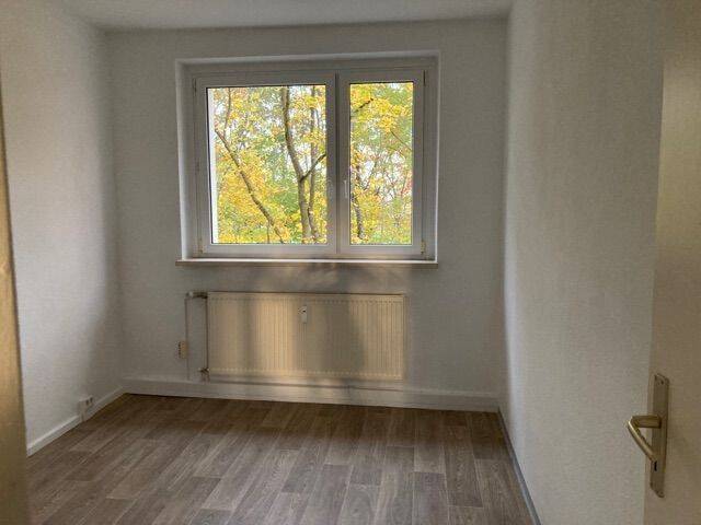 Etagenwohnung Hermsdorf - 5 Zimmer, 83 m&sup2;, 490&euro; | Angebot:26841864