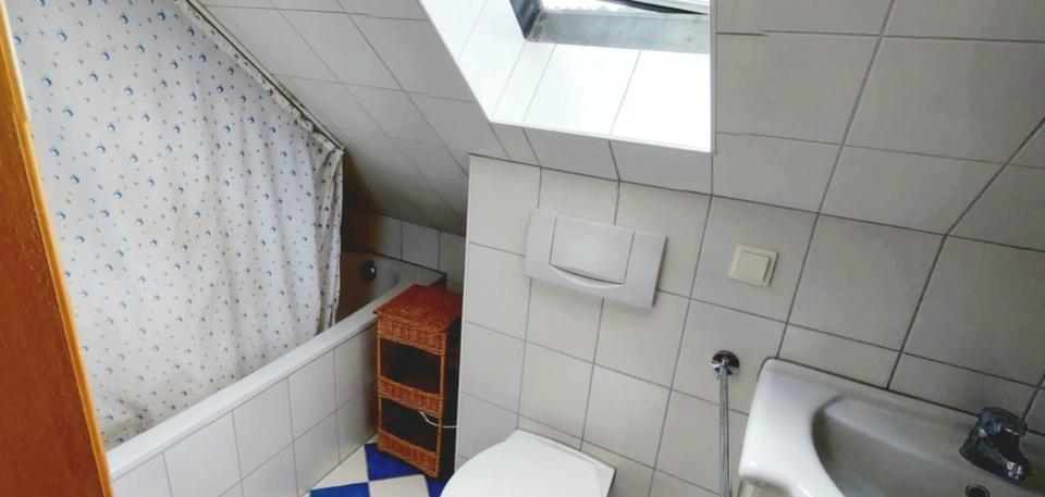 Dachgeschoßwohnung Regenstauf - 2 Zimmer, 550&euro; | Angebot:21606544