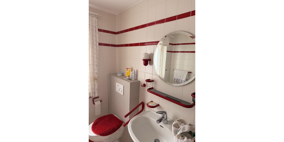 Erdgeschoßwohnung Großalmerode - 7 Zimmer, 141 m&sup2;, 1.100&euro; | Angebot:26535603