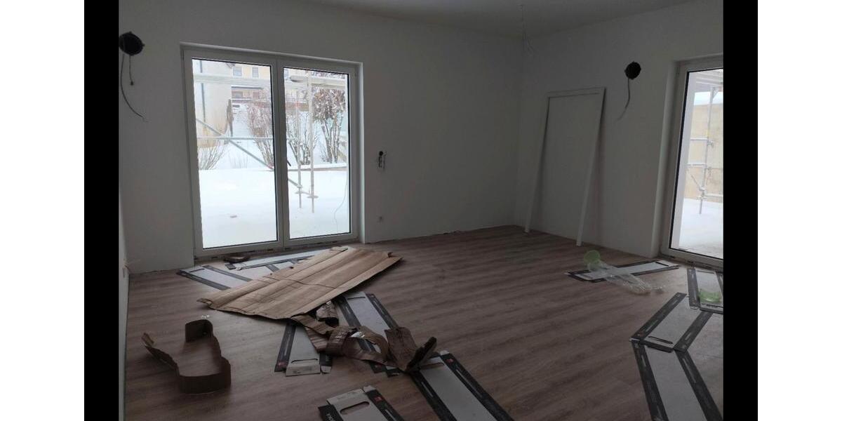 Etagenwohnung Windischeschenbach - 5 Zimmer, 98 m&sup2;, 1.000&euro; | Angebot:25907831