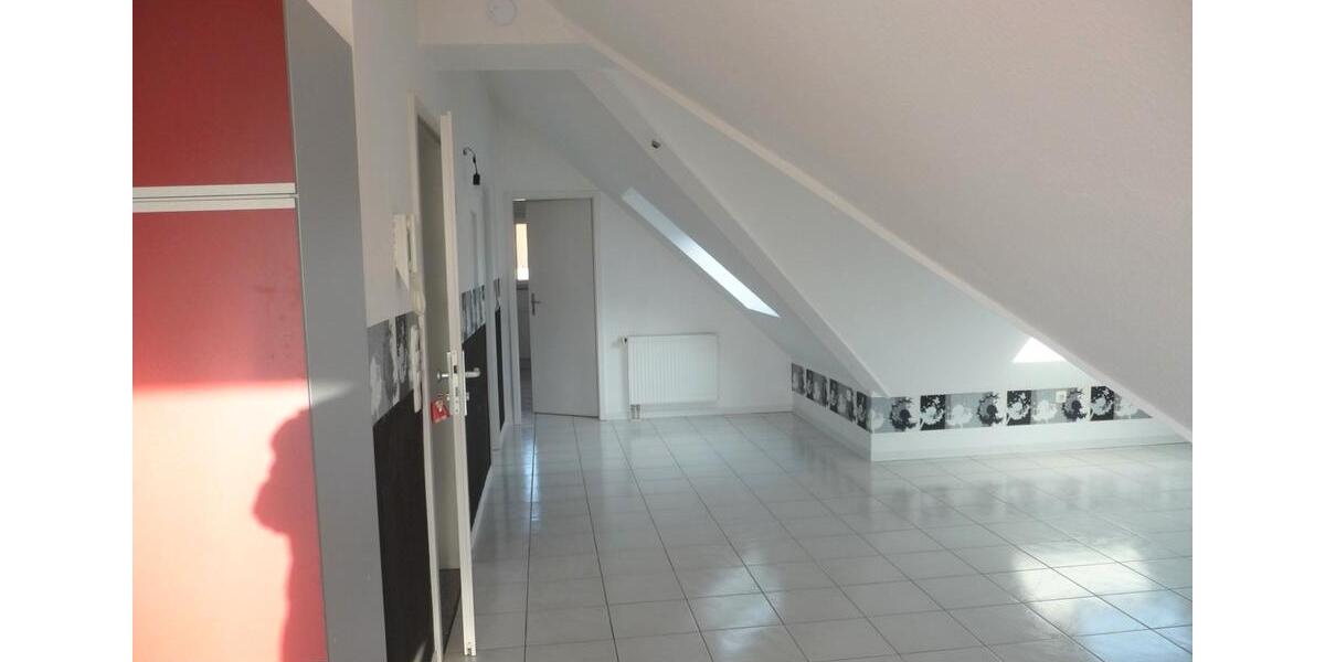 Dachgeschoßwohnung Niederaula - 2.5 Zimmer, 1 m&sup2;, 584&euro; | Angebot:26148671