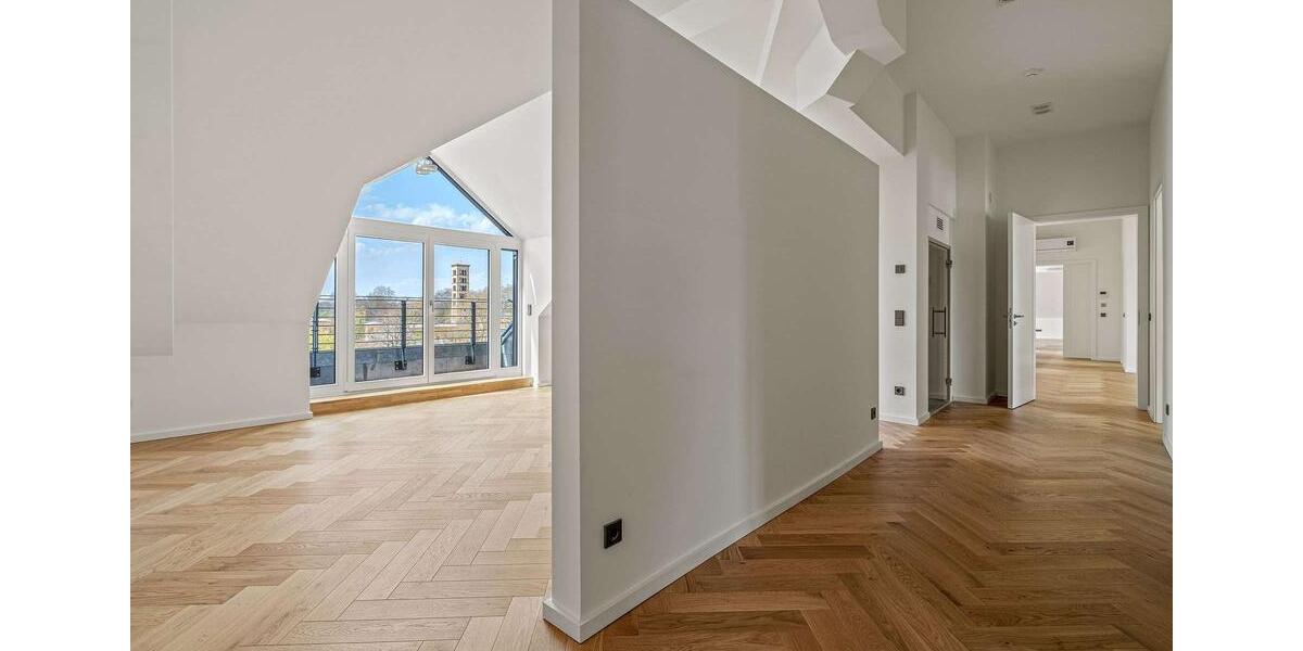 Luxuriöse Dachgeschosswohnung mit Parkblick im Erstbezug 5 zimmer