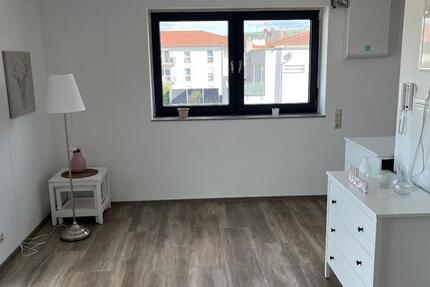 Wohnung Schmelz - 3 Zimmer, 30 m&sup2;, 450&euro; | Angebot:26293945