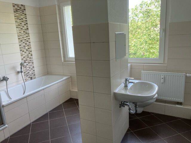 Etagenwohnung Gera Lusan - 2 Zimmer, 58 m&sup2;, 350&euro; | Angebot:26805882