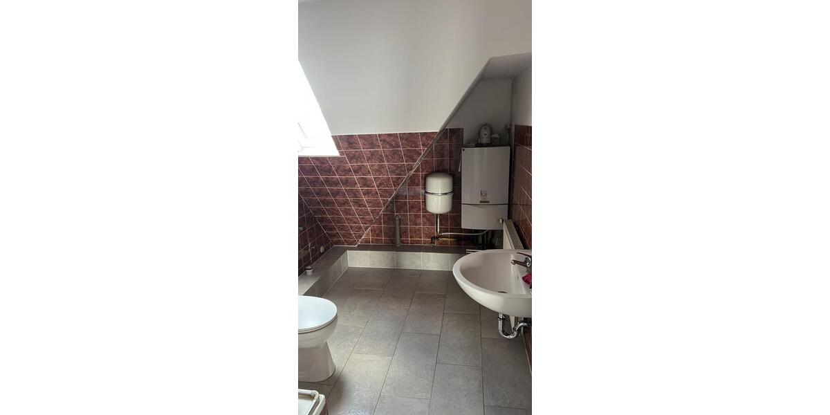 Dachgeschoßwohnung Detmold - 2 Zimmer, 50 m&sup2;, 430&euro; | Angebot:25653930