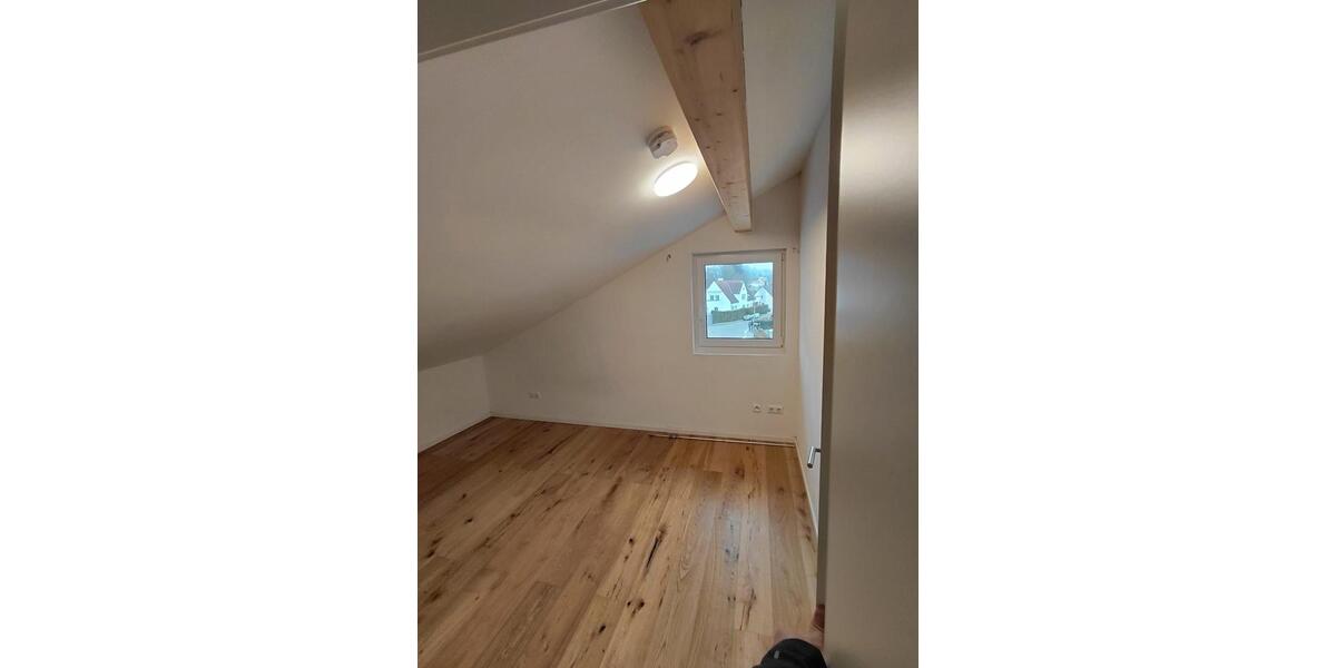 Dachgeschoßwohnung Mainburg - 4 Zimmer, 100 m&sup2;, 1.490&euro; | Angebot:24852106