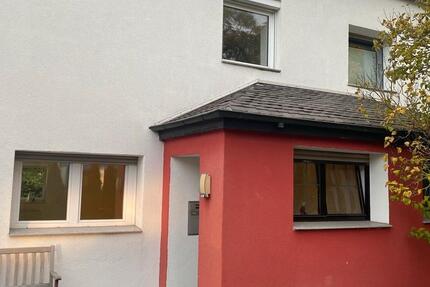 Ein Zimmer in einer Studentinnen WG 1 zimmer