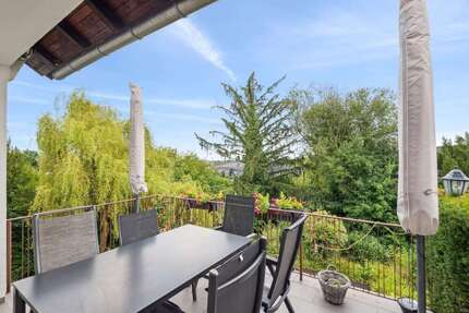 Haus Hofheim - 6 Zimmer, 182 m&sup2;, 2.950&euro; | Angebot:26785996