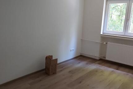 Wohnen auf Zeit Karlsruhe Hagsfeld - 12 Zimmer, 105 m&sup2;, 456&euro; | Angebot:26464266
