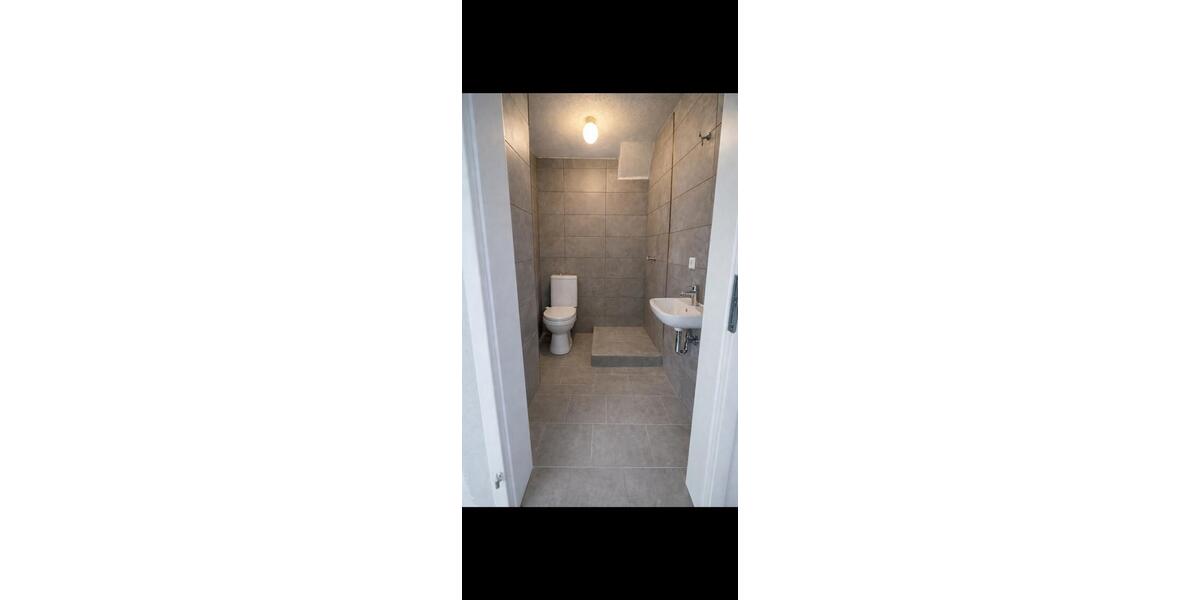 Dachgeschoßwohnung Stuttgart Bad Cannstatt - 4 Zimmer, 80 m&sup2;, 1.200&euro; | Angebot:26271065