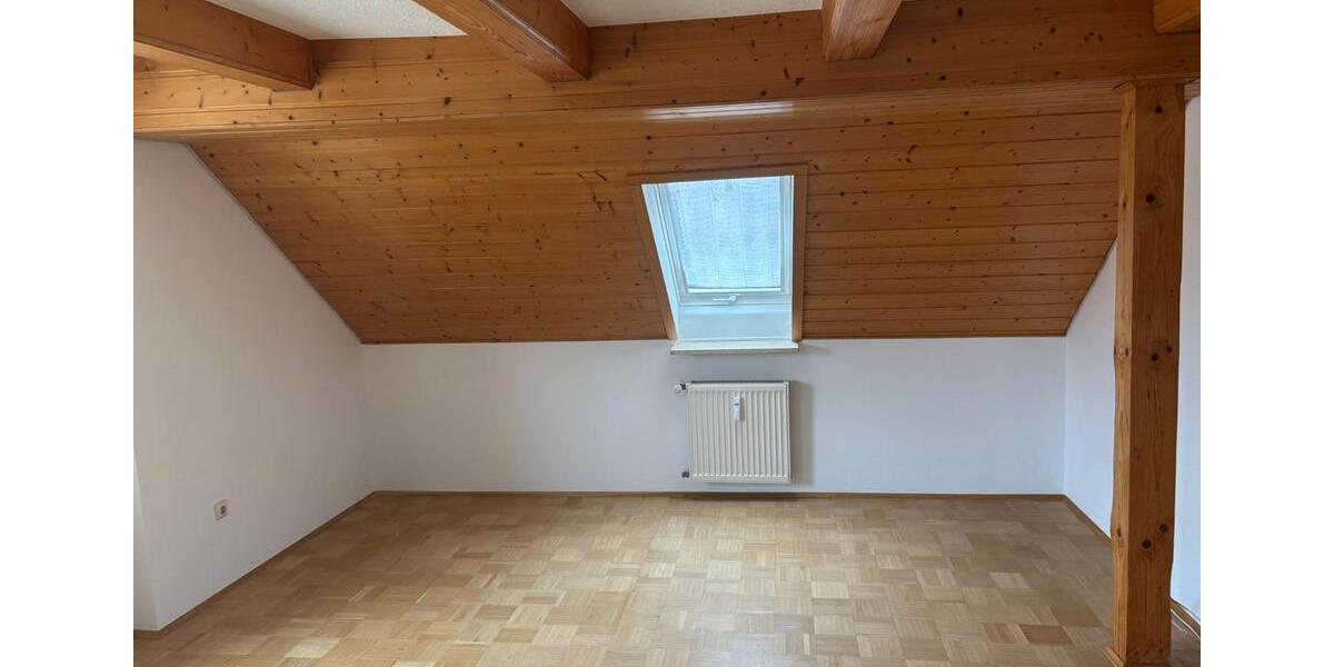 Dachgeschoßwohnung Kößlarn - 3.5 Zimmer, 105 m&sup2;, 520&euro; | Angebot:26039846