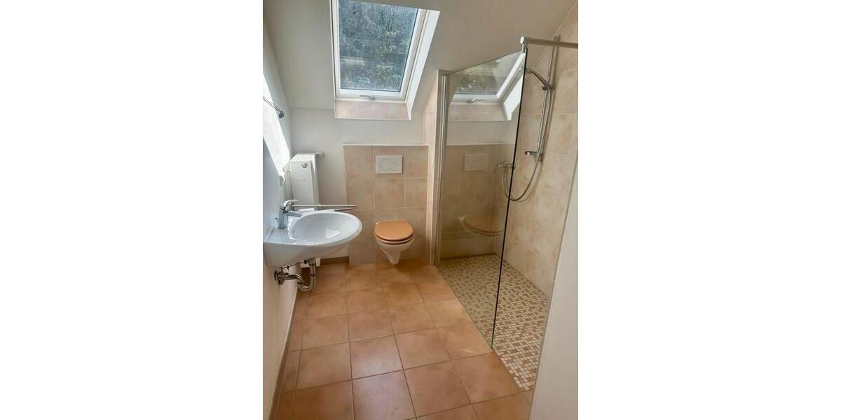 Dachgeschoßwohnung Freigericht - 3.5 Zimmer, 111 m&sup2;, 1.050&euro; | Angebot:24838368