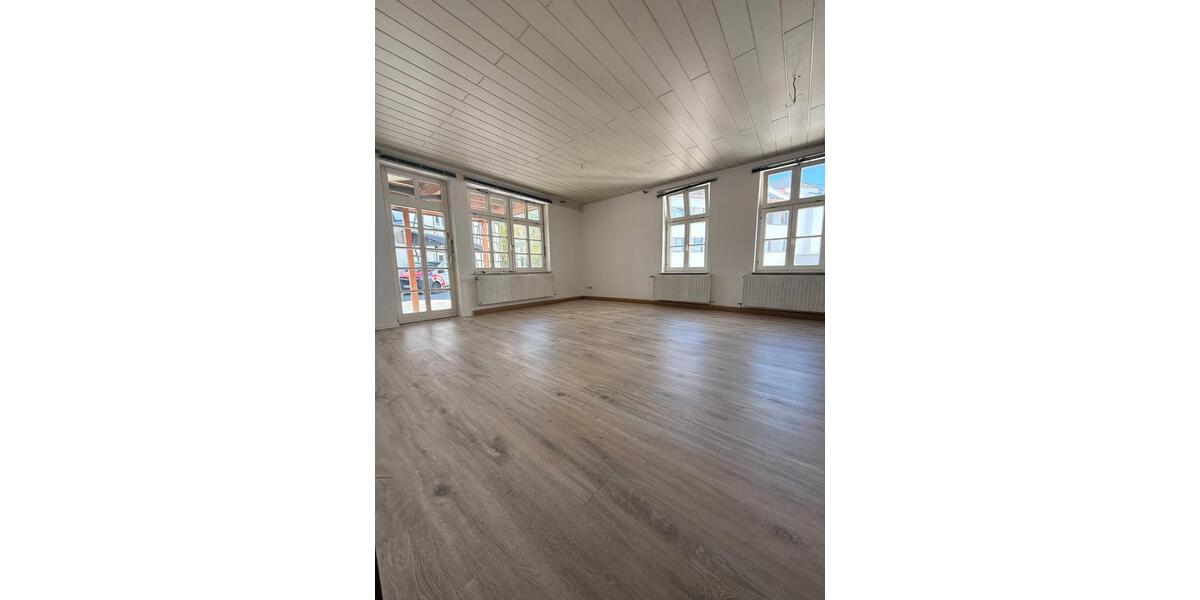 Etagenwohnung Eschwege - 2 Zimmer, 98 m&sup2;, 690&euro; | Angebot:26287339