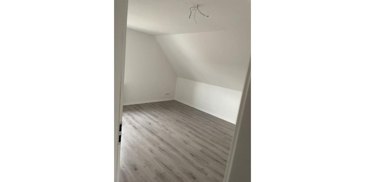 Dachgeschoßwohnung Haßbergen - 2.5 Zimmer, 60 m&sup2;, 580&euro; | Angebot:25838625