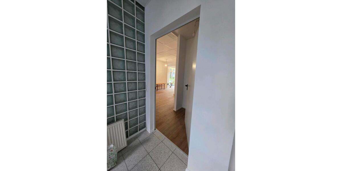 Erdgeschoßwohnung Bempflingen - 4 Zimmer, 80 m&sup2;, 1.300&euro; | Angebot:26238428