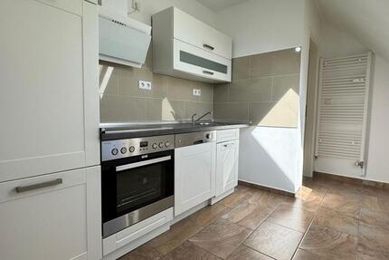 Charmante 3 Zimmer Wohnung mit Einbauküche zimmer