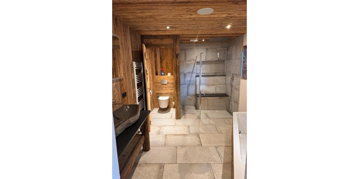 Etagenwohnung Kleines Wiesental - 4 Zimmer, 180 m&sup2;, 1.800&euro; | Angebot:25963190