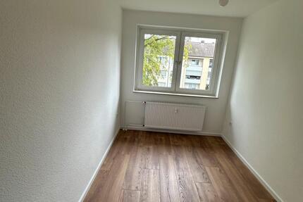 frisch renoviertes Zimmer in 3er Mädels WG in Niederrad zimmer