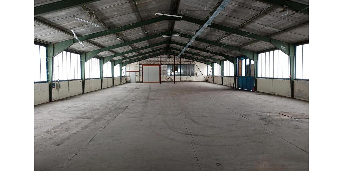 582 m² Lagerhalle Büro WC Industriehalle Gewerbehalle bei Verden zimmer