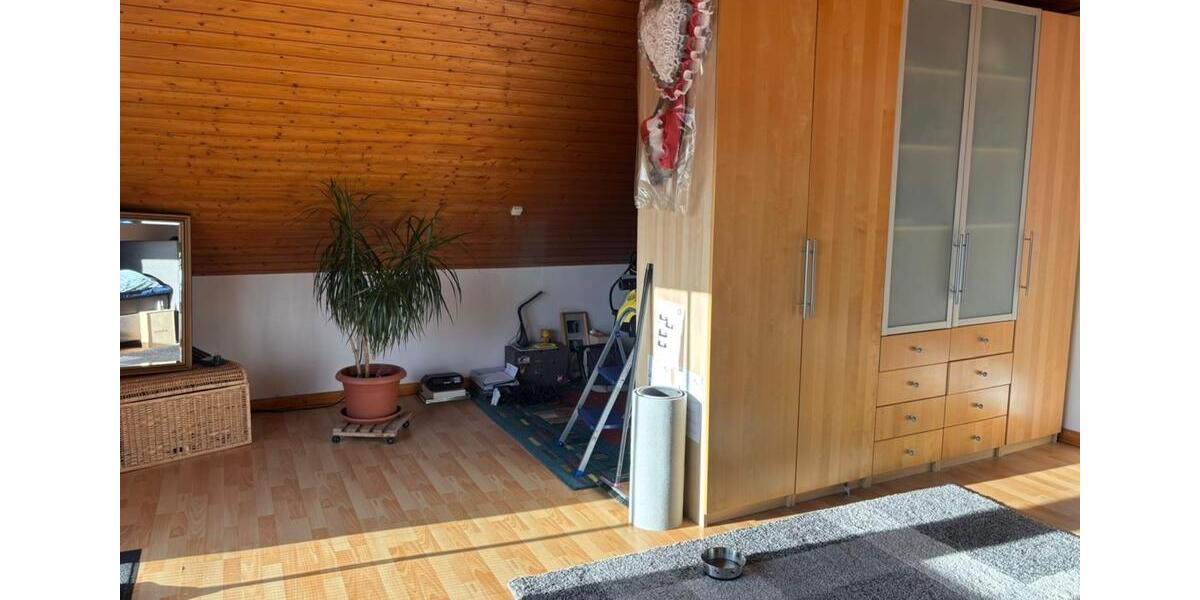 Dachgeschoßwohnung Wegberg - 3 Zimmer, 125 m&sup2;, 860&euro; | Angebot:25148849