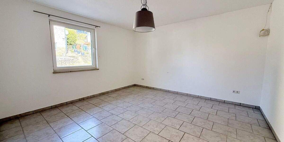 Etagenwohnung Helsa Wickenrode - 3 Zimmer, 83 m&sup2;, 650&euro; | Angebot:25676623