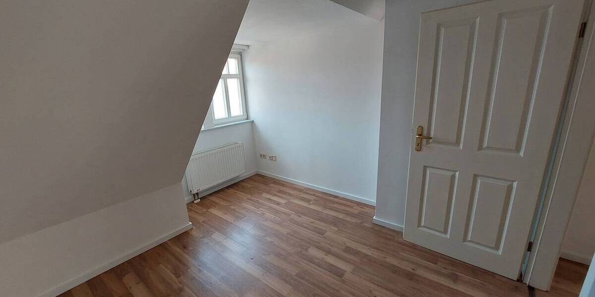 Etagenwohnung Roßwein - 3 Zimmer, 65 m&sup2;, 325&euro; | Angebot:25686207