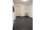 Ladengeschäft im Eingangsbereich zur Fußgängerzone zimmer