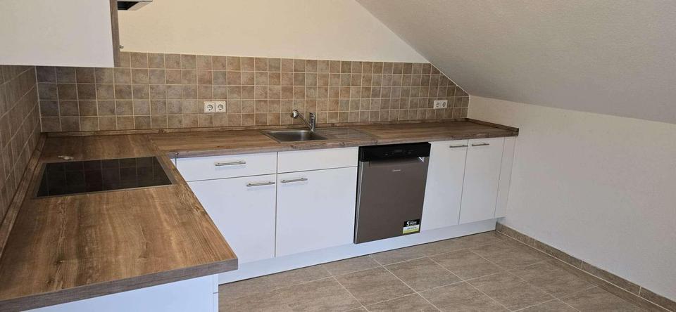 Dachgeschoßwohnung Langgöns - 3 Zimmer, 120 m&sup2;, 950&euro; | Angebot:26646129