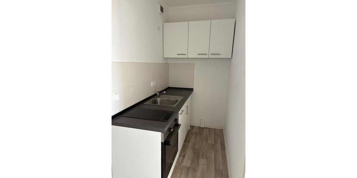 Etagenwohnung Neubrandenburg - 1 Zimmer, 24 m&sup2;, 240&euro; | Angebot:25987577