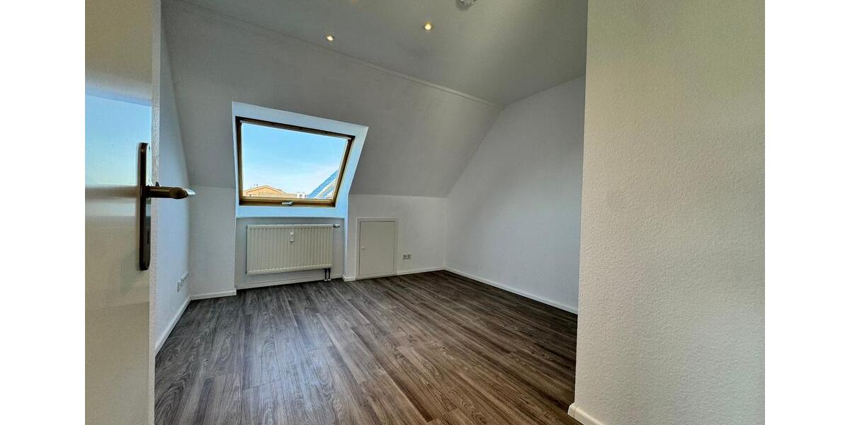 Einfamilienhaus Neumünster - 5 Zimmer, 140 m&sup2;, 1.200&euro; | Angebot:25871149