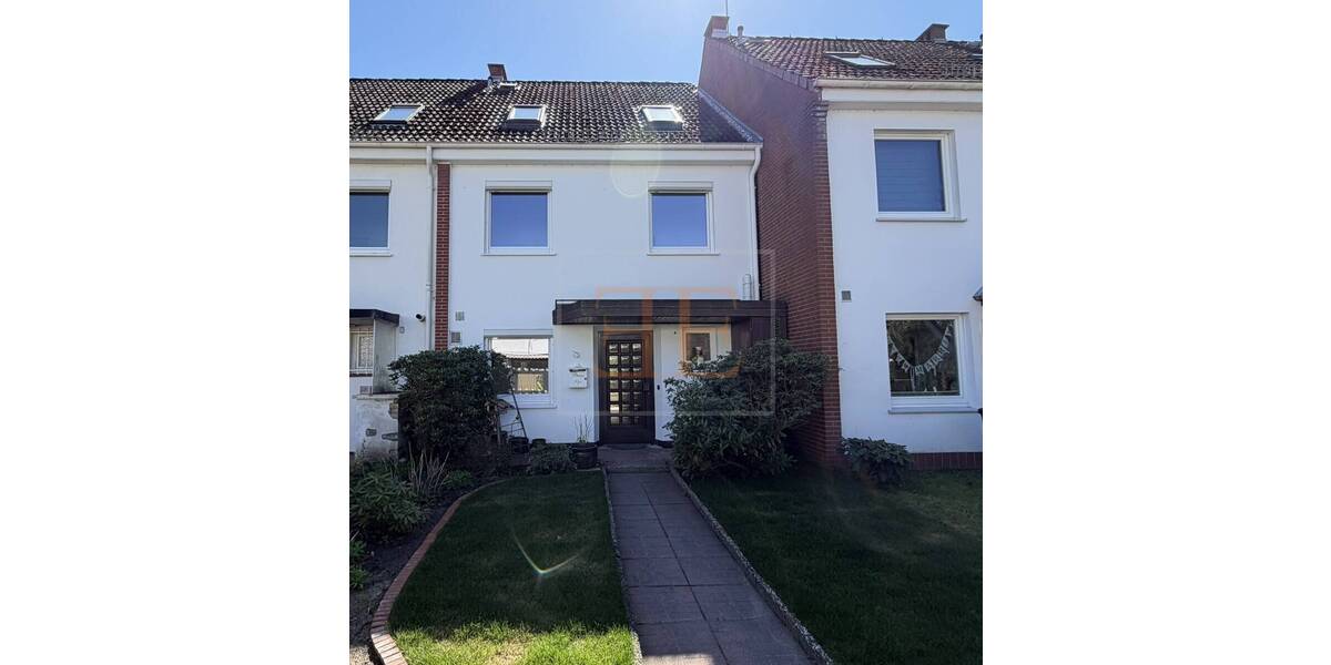Frisch saniertes Reihenmittelhaus mit 6 Zimmern, Balkon und Einzelgarage zu vermieten - Reihenmittelhaus Rellingen | Angebot:26346609