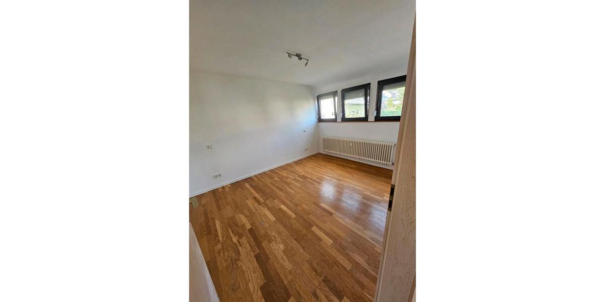 Dachgeschoßwohnung Sankt Wendel - 3 Zimmer, 65 m&sup2;, 640&euro; | Angebot:24725252