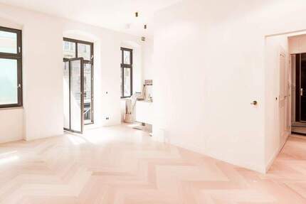 Altbaucharme trifft modernes Wohngefühl -Erstbezug nach Sanierung 1 zimmer