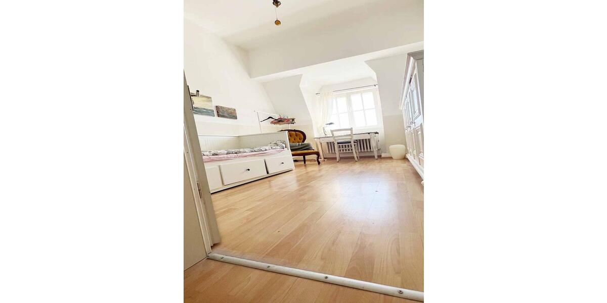 Wohnen auf Zeit Düsseldorf Stadtbezirk 3 - 12 Zimmer, 400 m&sup2;, 550&euro; | Angebot:25875316