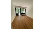 Moderne 2-Zimmer-Wohnung mit Terrasse und Blick ins Grüne, Wannenbad, separate Küche, Abstellraum