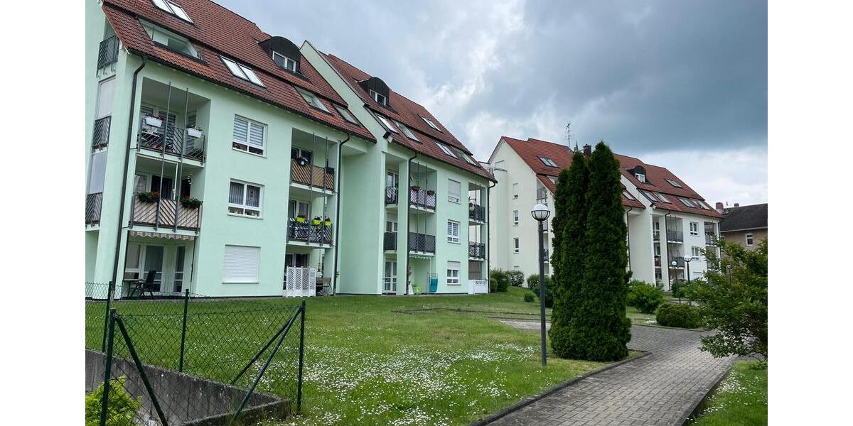 Dachgeschoßwohnung Eisfeld - 1 Zimmer, 34 m&sup2;, 275&euro; | Angebot:26422571