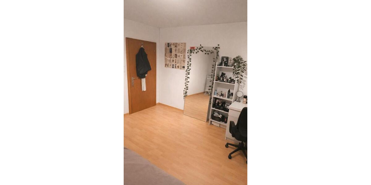 Dachgeschoßwohnung Siegen Weidenau - 3 Zimmer, 20 m&sup2;, 320&euro; | Angebot:25048258