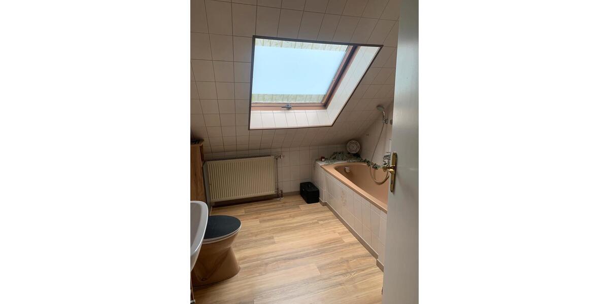 Dachgeschoßwohnung Siegen Eiserfeld - 2 Zimmer, 80 m&sup2;, 670&euro; | Angebot:26705748